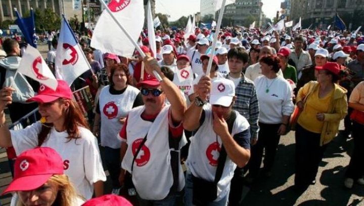 Tudose şi Dragnea, negocieri cruciale cu SANITAS. GREVA MEDICILOR, amânată cu promisiuni