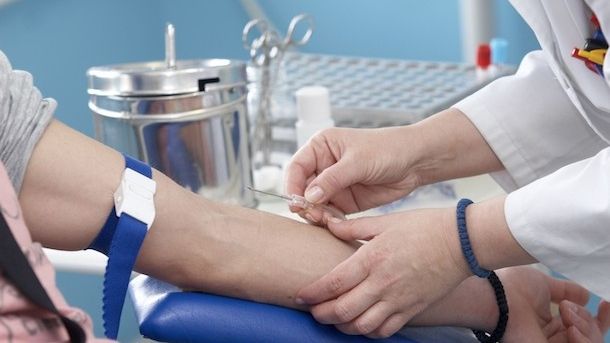 Dr. Streinu Cercel: 80% dintre persoanele care s-au tratat de hepatita C rămân cu virusul în sânge
