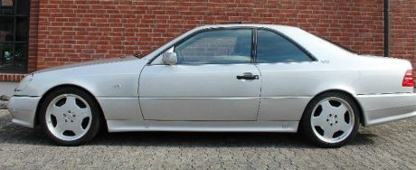 Un magnat căuta chilipiruri. A găsit la vânzare un Mercedes AMG din '99. ŞOC când s-a uitat în bord