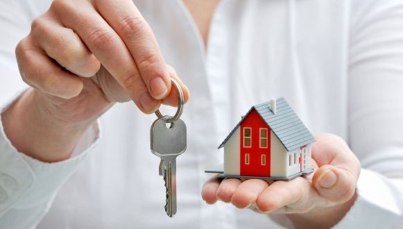 Atenţie atunci când îţi închiriezi casa. Proprietarul poate fi executat silit din cauza chiriaşului