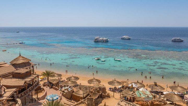 Zeci de turişti români blocaţi în Thailanda şi Egipt, după ce patronul OMNIA TURISM s-a sinucis