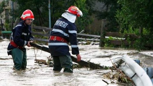 BILANŢ SUMBRU după fenomenele meteo extreme. 11 judeţe şi Capitala, afectate