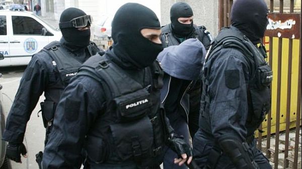 ZECI de percheziții într-un dosar cu un prejudiciu uriaș