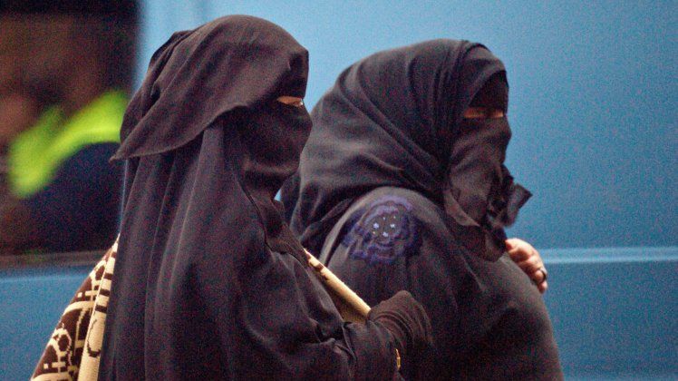 Decizie controversată! În acest loc este INTERZIS să porți burqa sau niqab în public