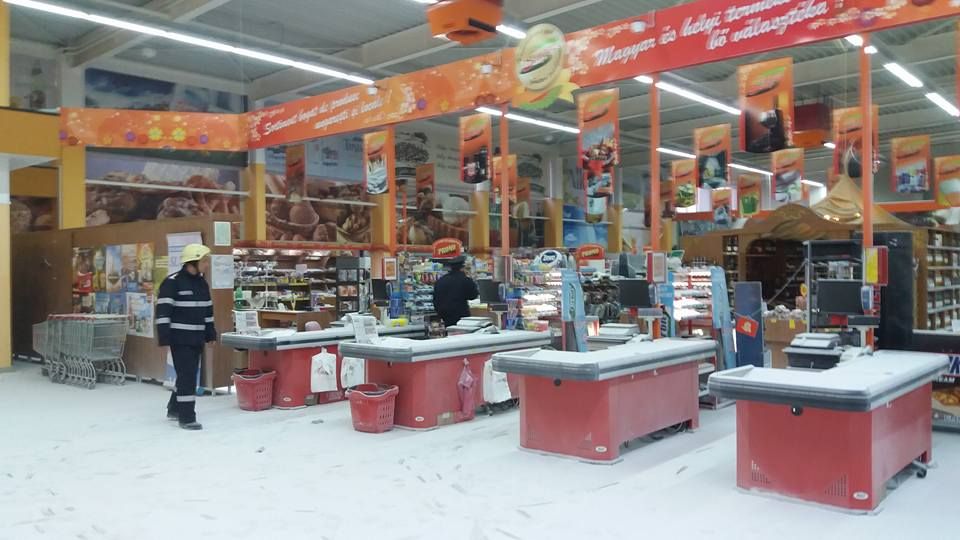 Explozie la un mall din România! Zeci de persoane evacuate, mai mulți răniți