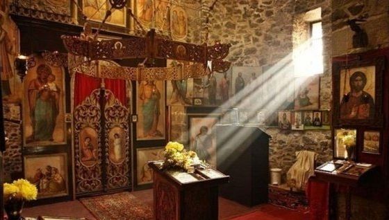 Un pustnic de la Muntele Athos a dezvăluit secretul! Ce să faci ca să vină binecuvântarea în casa ta