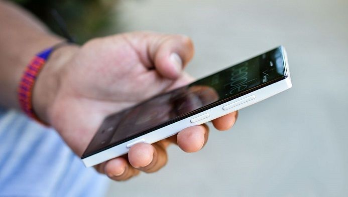 Guvernul a aprobat sistemul RO-ALERT. Vei primi mesaje de avertizare în timp real pe telefonul mobil