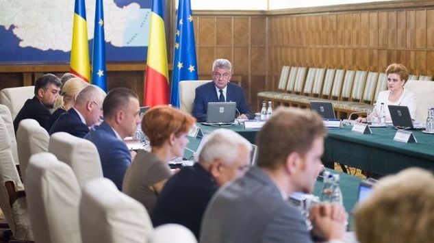 Guvernul merge mai departe cu modificarea Codurilor penale, în ciuda avertismentelor de la Bruxelles