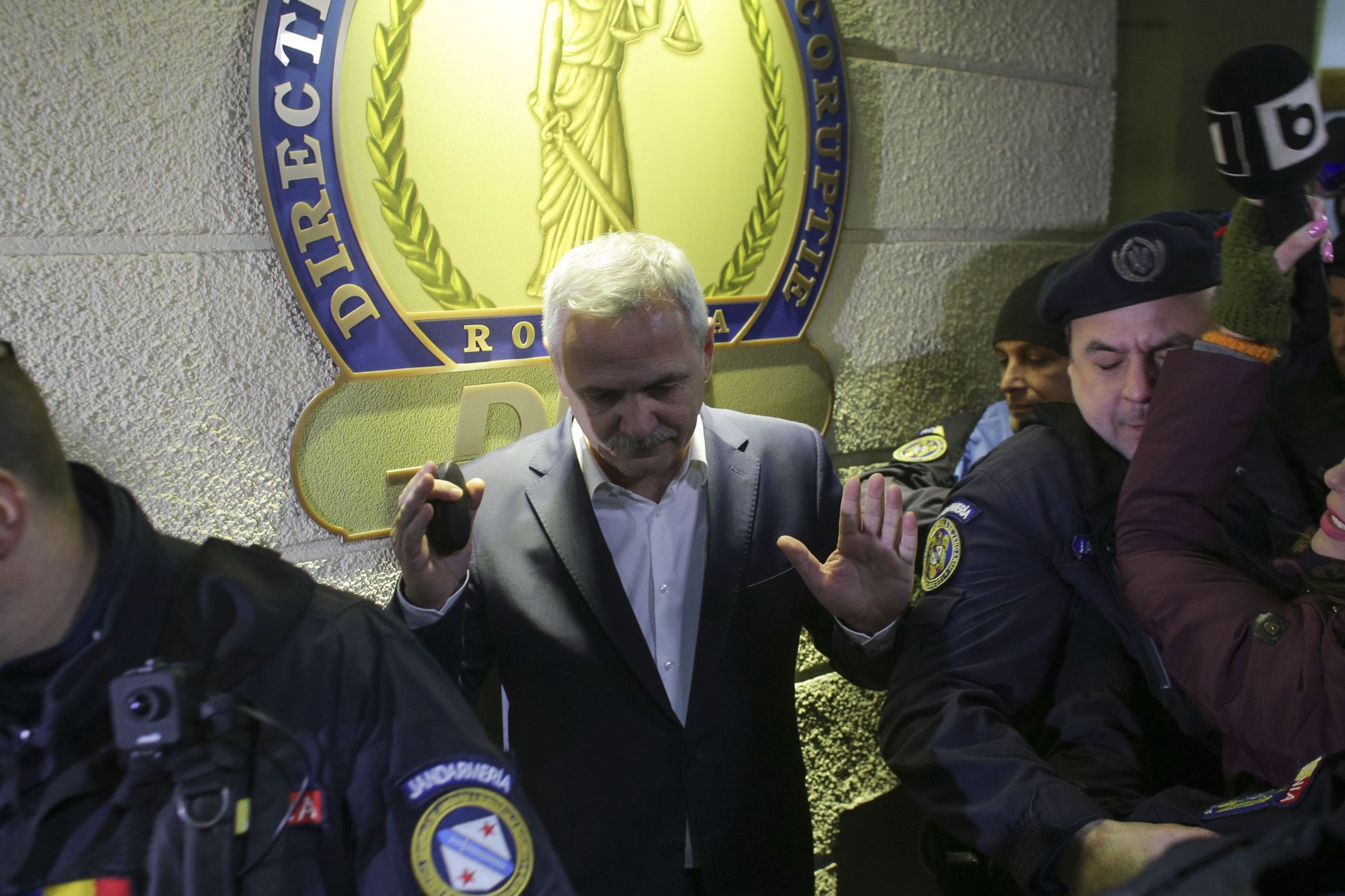 Dragnea vrea să scape de sechestrul pus de DNA pe avere