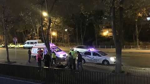 Panică la mall. Un bărbat s-a prăbuşit la pământ