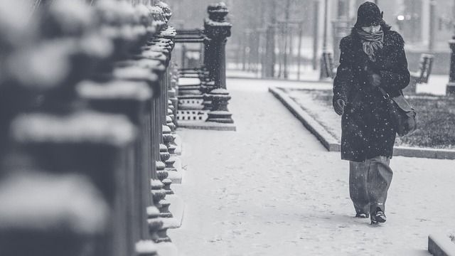 Ne așteaptă o săptămână cu ploi și ninsori. Cum va fi vremea în toată țara marți, miercuri și joi