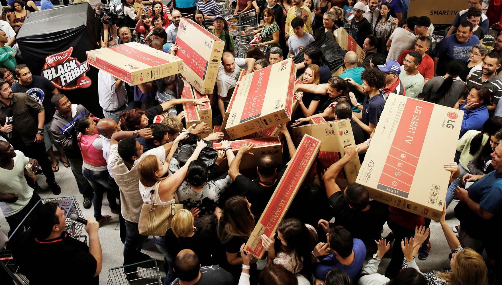BLACK FRIDAY. Cum detectezi adevăratele reduceri. Nu te lăsa păcălit!