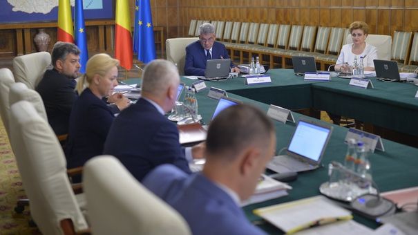 Guvernul amână cu șase luni contul unic pentru firme