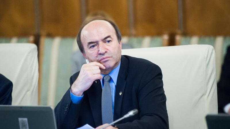 Toader anunţă construirea unui nou penitenciar. Tudose: Închideţi subiectul, ne pasc penalităţi!