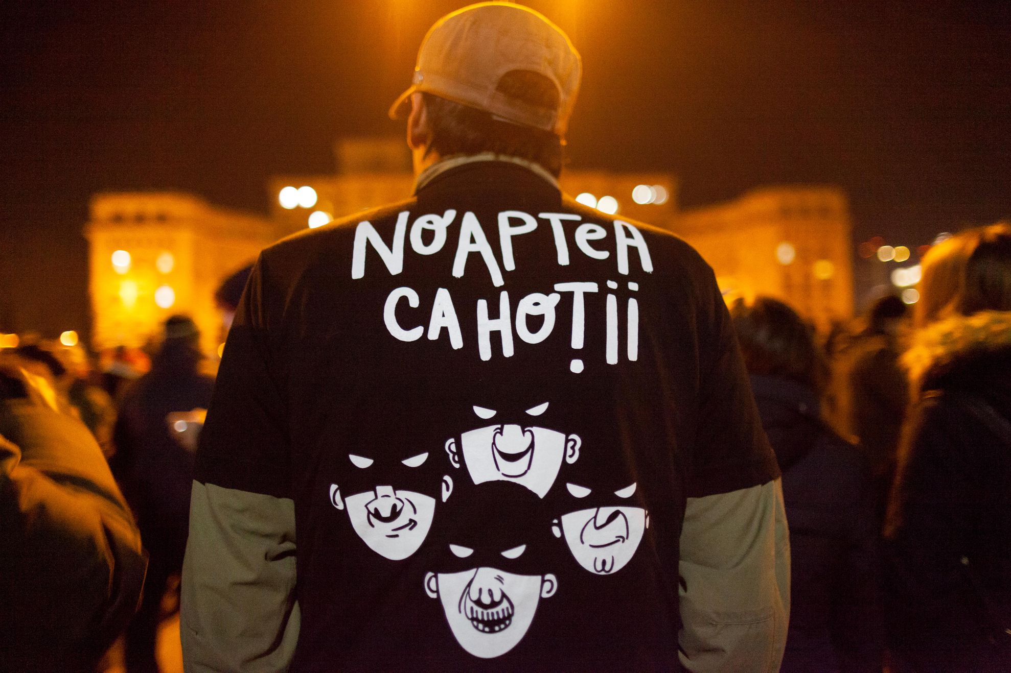 Doi protestatari acuză că un deputat PSD i-a lovit cu mașina