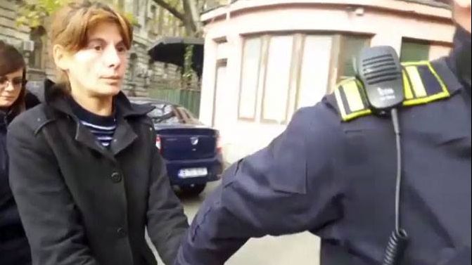 Crima de la metrou. Magdalena Şerban RĂMÂNE în arest