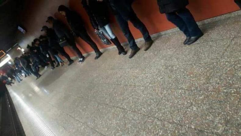 IMAGINEA ZILEI. Așteptând metroul în București