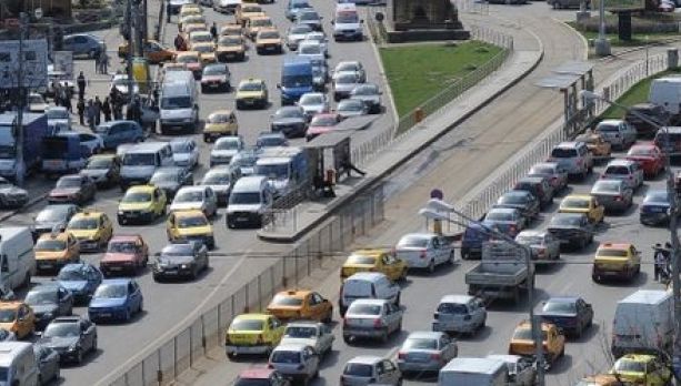 Restricţii de circulaţie în Bucureşti, vineri şi sâmbătă, pentru funeraliile Regelui Mihai