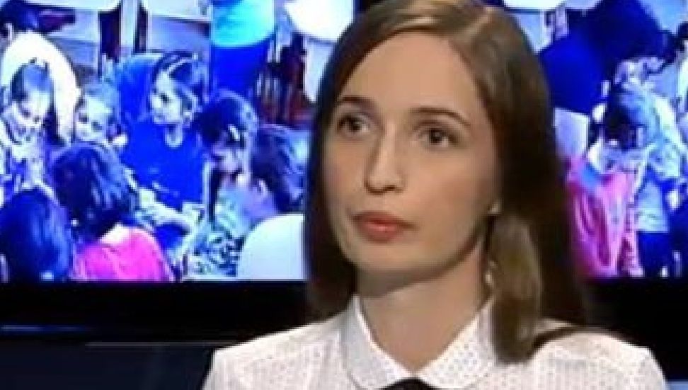 Reacția profesoarei proscrise, după ce Ecaterina Andronescu a aruncat cartea „Ferma Animalelor”