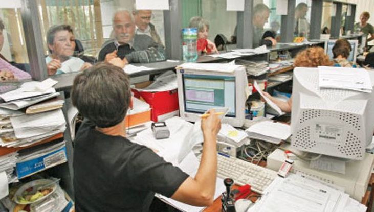 Salarii mai mici și reduceri de personal. Viitor sumbru în PRIMĂRIILE din România