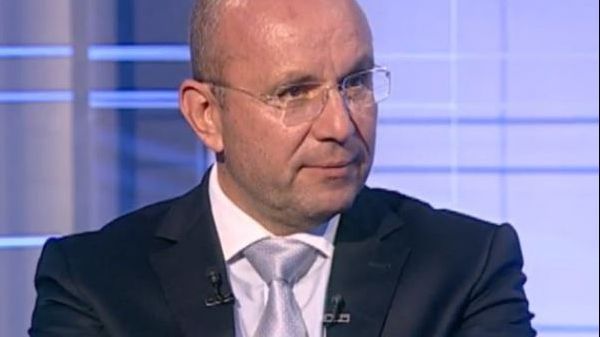 Cozmin Gușă, pentru cotidianul Bursa: "Ţara noastră va cădea în mâinile unui suzeran"