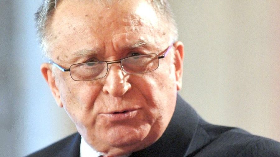 De ce a lipsit Ion Iliescu de la parada de 1 Decembrie, pentru prima oară după '89