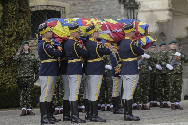 Regele Mihai I, în România pentru totdeauna. Sicriul regelui, depus la Palatul Regal