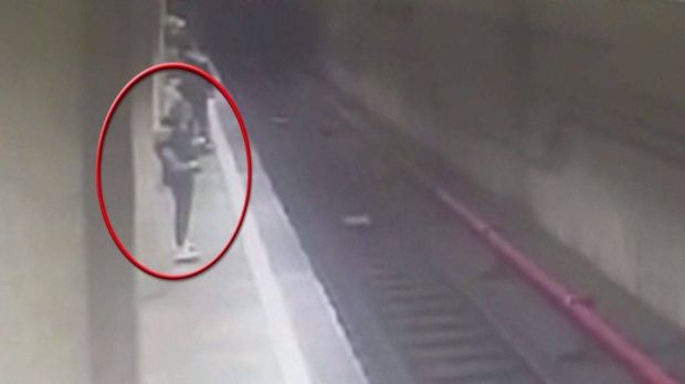 Acuzații devastatoare în cazul crimei de la metrou. "Cei de la 112 sunt inconştienţi"