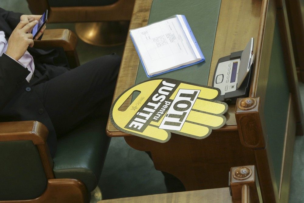Austeritatea din 2018, îmblânzită pentru bugetarii de lux. Proiectul, aprobat de Senat