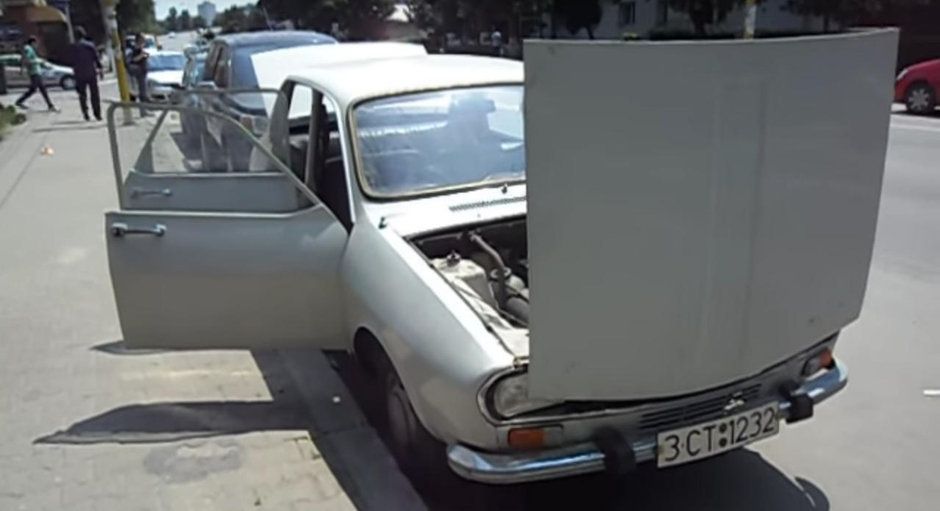 Au găsit o Dacie 1300 veche, într-un garaj din Constanţa. S-au uitat în bord, incredibil ce-au văzut