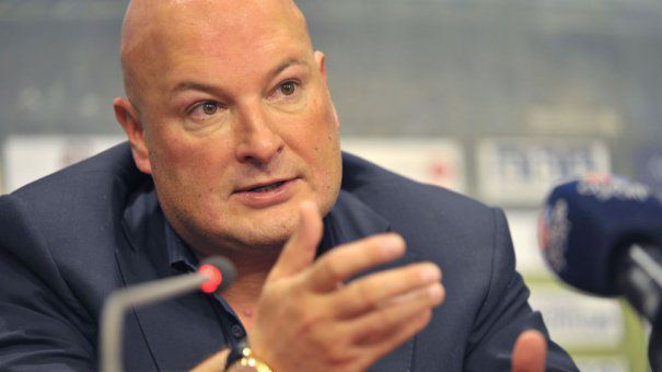 Fostul patron al CFR Cluj s-a cuplat cu o bombă sexy