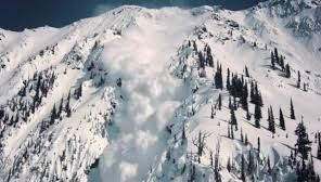 Risc mare de avalanșe în masivele Bucegi și Făgăraș!