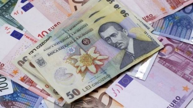O femeie din Constanţa a găsit pe stradă 20.000 de lei. Ce a făcut imediat după aceea