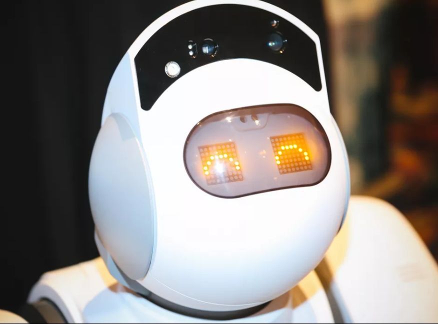 CES 2018. Robotul Aeolus este menajera ideală