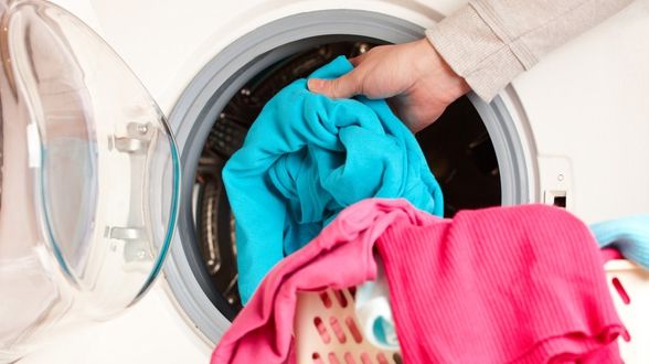 Se spală haine după Bobotează? Află ce spun preoţii: E mare păcat!