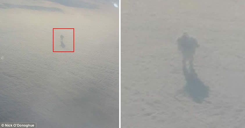 Ce a surprins pasagerul unui avion într-o fotografie? Nimeni nu-și poate explica acest lucru