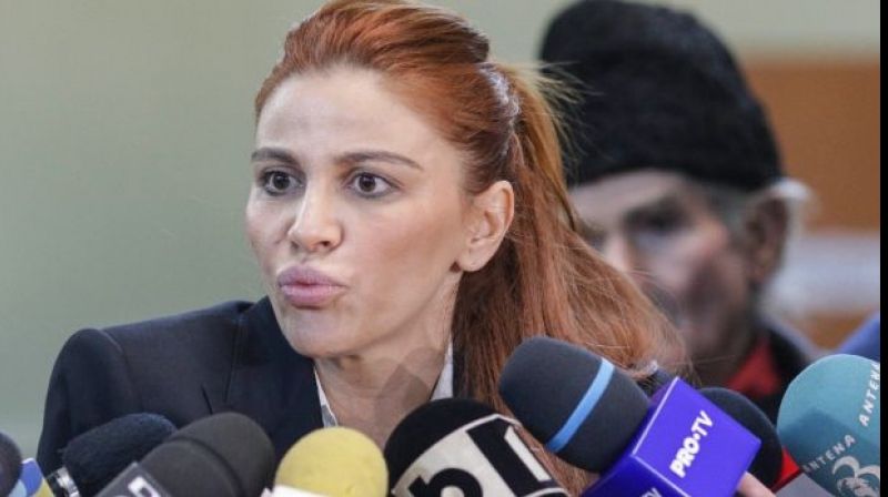 Cum a venit îmbrăcată Andreea Cosma la mitingul PSD?