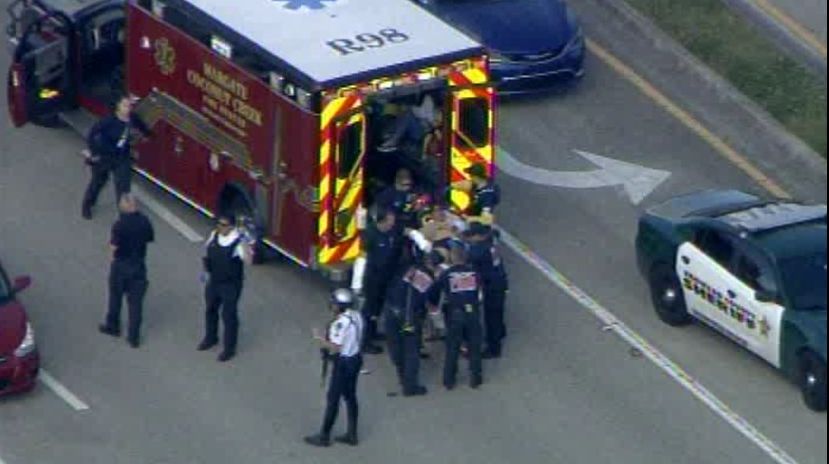 America, din nou în stare de şoc! Masacru armat într-un liceu: 17 morți şi zeci de răniți (VIDEO)
