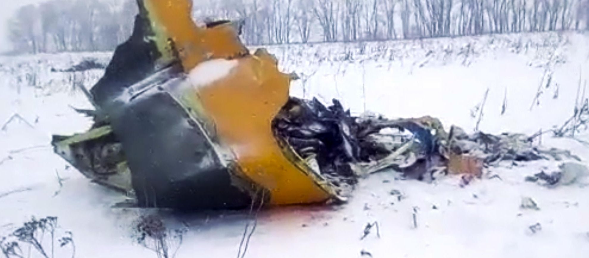 Avion cu 71 de oameni la bord prăbușit lângă Moscova. Cutia neagră, găsită. 3 copii printre victime