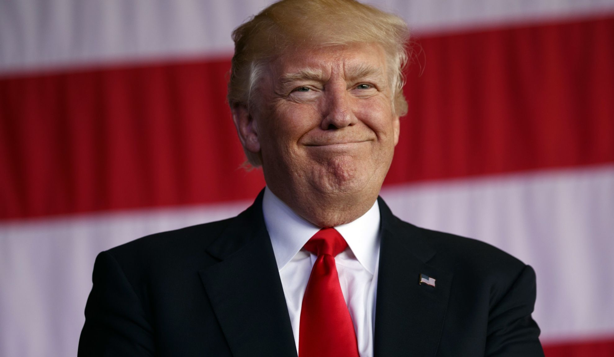 Un consilier al lui Trump demisionează după acuzaţii privind violenţe conjugale