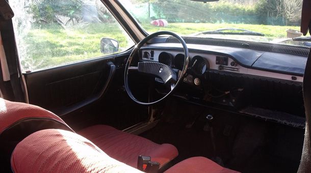 Dacia. Dacia 1300 diesel. Maşina ce arăta de parcă era tăiată cu toporul. Avea doar 36 de cai-putere