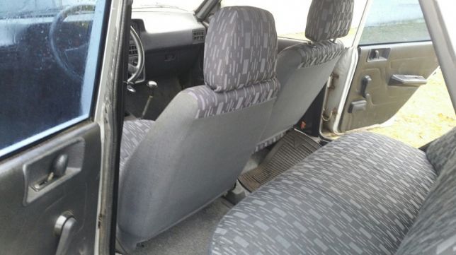 Dacia. Dacia 1310 hycomat. Maşina care a şocat lumea: avea 3 volane. Cum arată această ciudăţenie