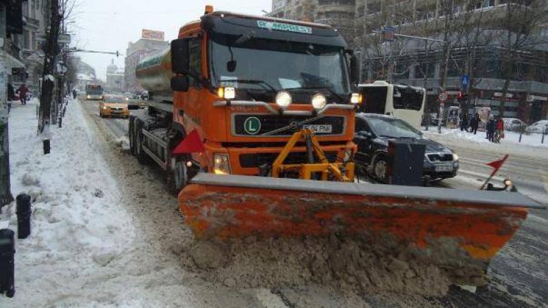 Cum se face deszăpezirea în Capitală. Bucureștiul arată ca un oraș de la Cercul Polar