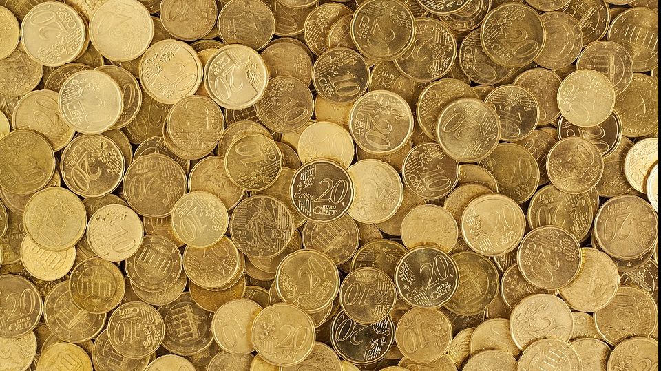 Cine e bugetarul cu cel mai mare salariu