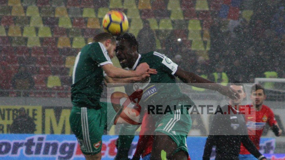 FCSB / Steaua - Sepsi 2-0. Imagini horror. E greu să priveşti aşa ceva. Ciocnire violentă cap în cap