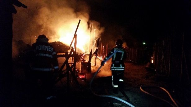Vrei să te faci pompier? Te aşteaptă un antrenament infernal