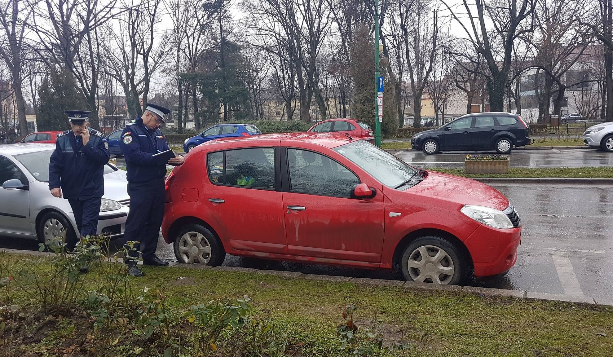 Maşina lui Mălin Bot, spartă: "Mi-au furat laptopul! Efectiv sunt disperat!"