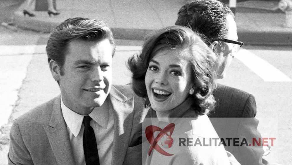 Moartea misterioasă a lui Natalie Wood revine în atenția anchetatorilor. Imagini exclusive cu Robert Wagner și marea actriță