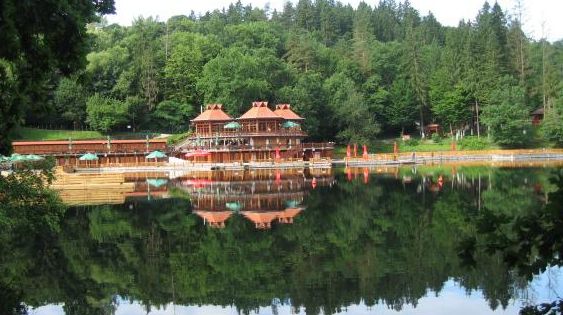 Cel mai mare lac helioterm din lume, cu proprietăți unice, se află în România