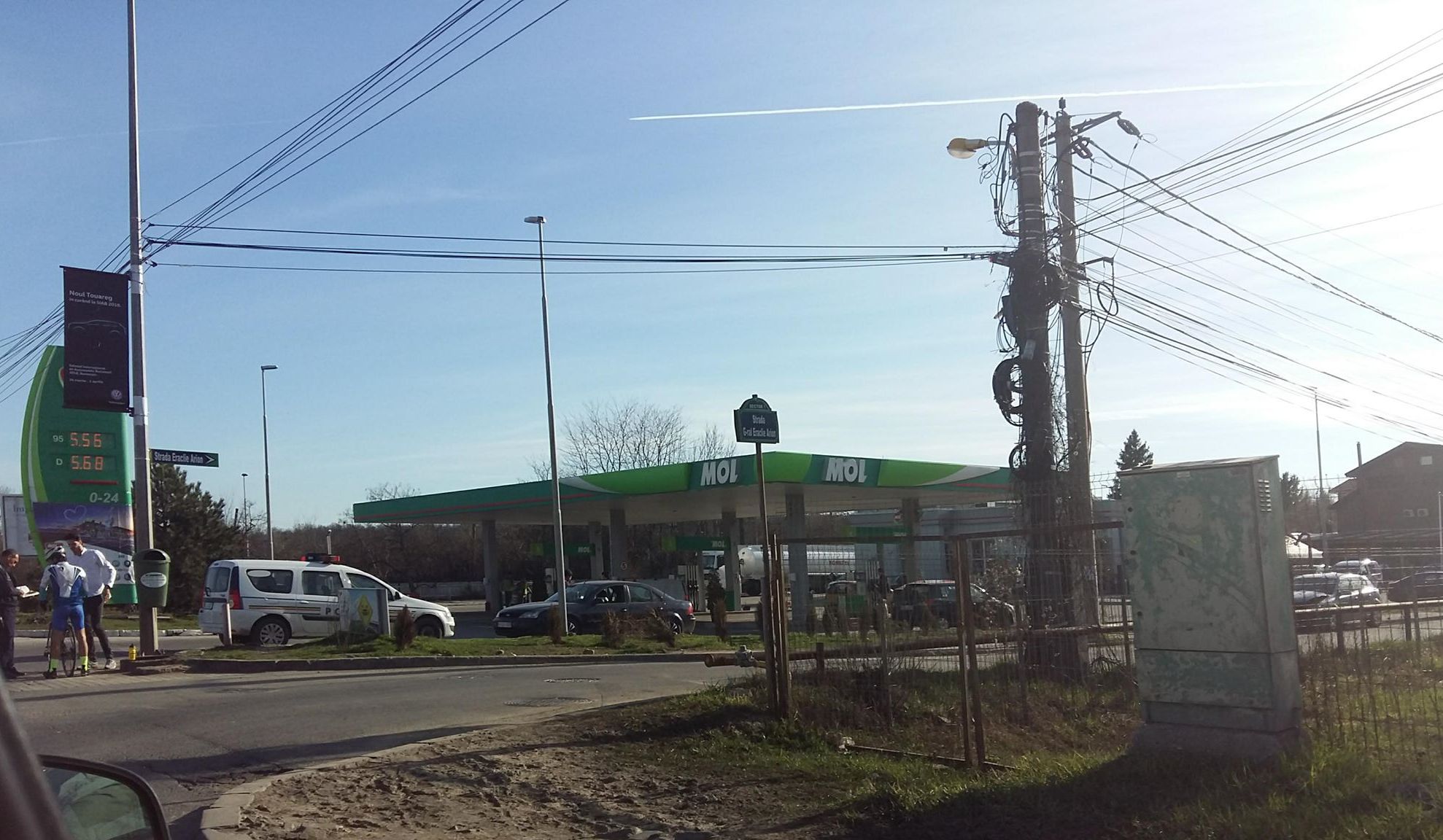 Accident pe DN1. Un biciclist a fost lovit de maşină